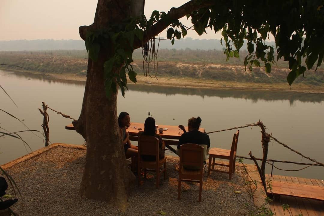 Happy Lemon Tree Lodge Sauraha Zewnętrze zdjęcie