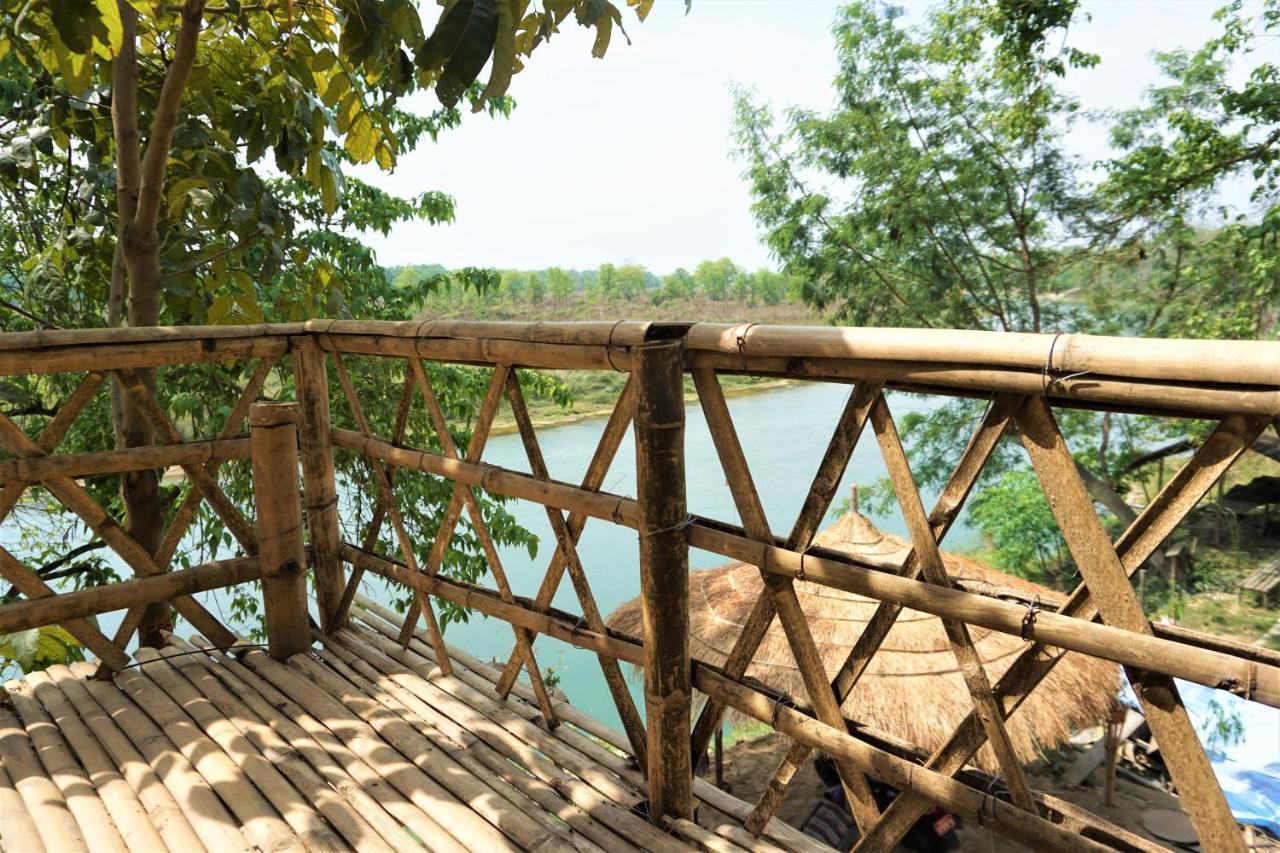 Happy Lemon Tree Lodge Sauraha Zewnętrze zdjęcie